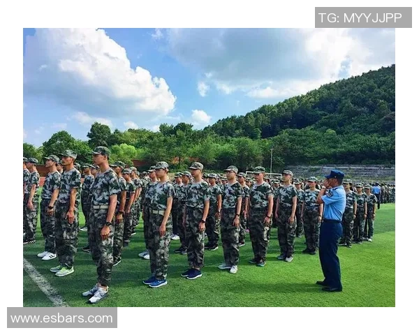 贾诚的成长之路：从平凡少年到职场精英的蜕变与奋斗